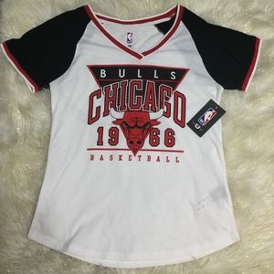 NWT CHICAGO BULLS NBA Shirt Size Large